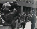 V. Havel při odhalení sochy na FTVS v Praze, 1991 