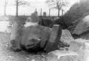 Po odstřelení pomníku, 1945.
