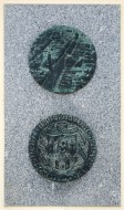 Pamětní deska se dvěma medailony k 1000. výročí založení Domažlic 