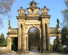 Hřbitovní portál