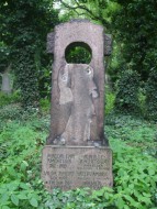 Náhrobek rodiny Amortovy na Olšanských hřbitovech v Praze