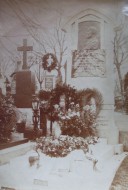 Náhrobek Eduarda Weyra na Olšanských hřbitovech v Praze