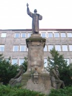 Pomník Mistra Jan Husa na náměstí v Praze - Braník