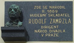Pamětní deska Rudolfa Zamrzly na jeho rodném domě v Rokycanech