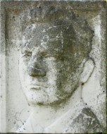 Náhrobek Ferdinanda Šírka s portrétním reliéfem v Rokycanech